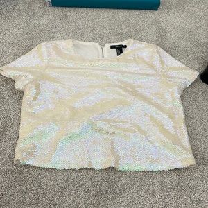 For we 21 iridescent white crop top
